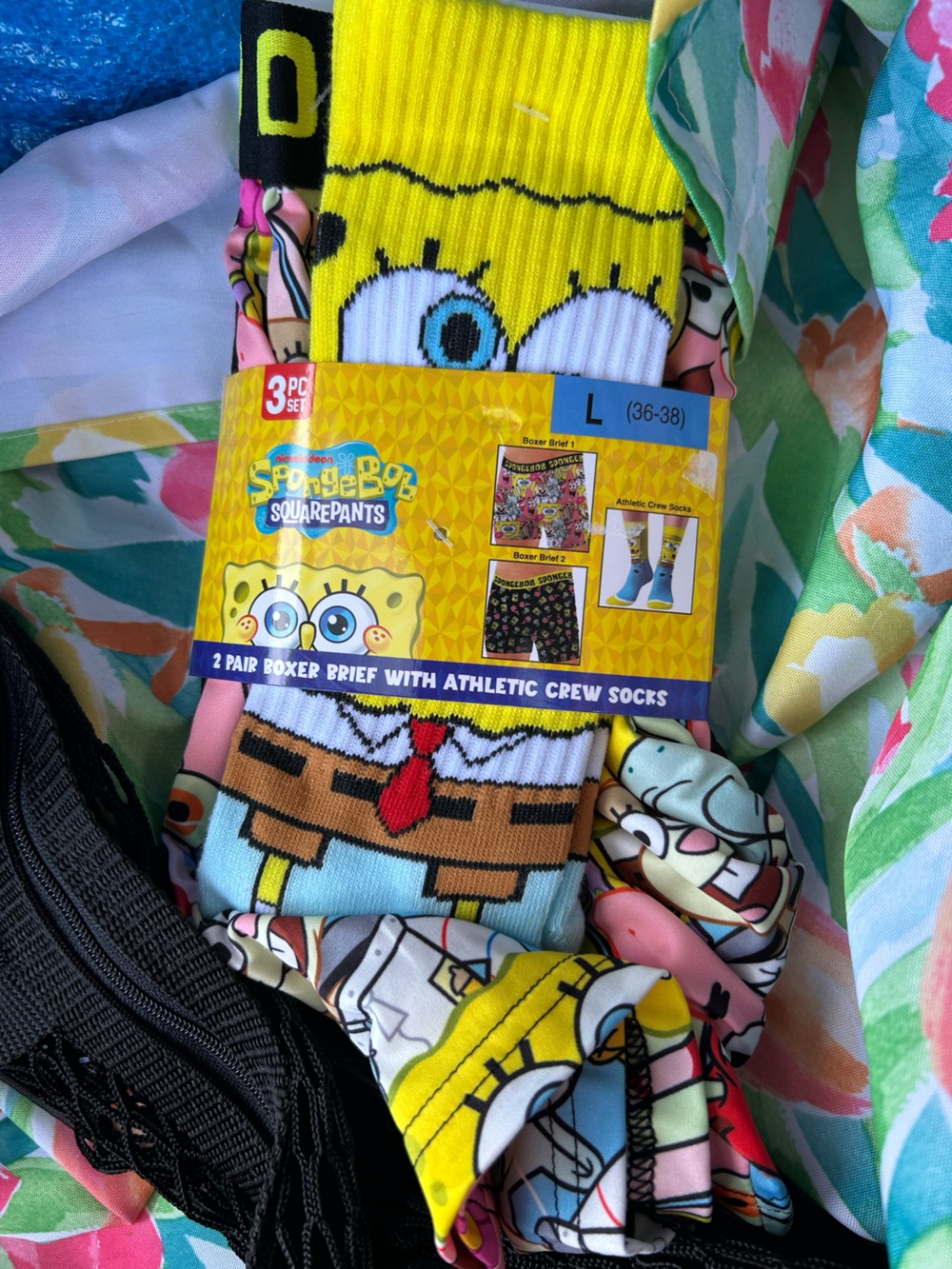 Men’s SpongeBob Squarepants Black Novelty Crew Socks with Yellow Logo